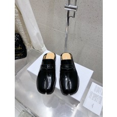 메종 마르지엘라 MM6 클래식 토 스플릿 뮬 001-281409
