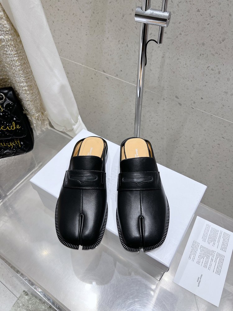 메종 마르지엘라 MM6 클래식 발가락 분할 슬리퍼 001-281410