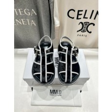 마르지엘라 스웨이드 두꺼운 밑창 샌들 001-281411
