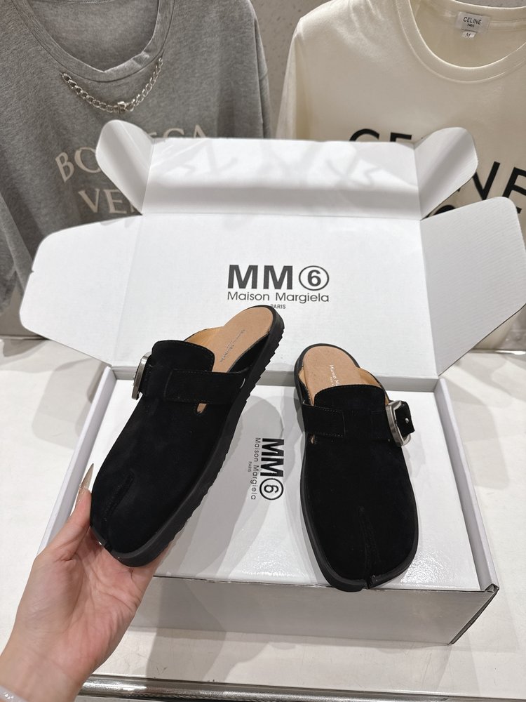 메종 마르지엘라 MM6 플랫 발가락 분리 버켄 슬리퍼 001-281414