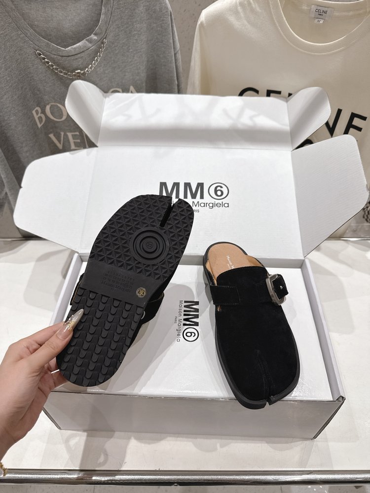 메종 마르지엘라 MM6 플랫 발가락 분리 버켄 슬리퍼 001-281414