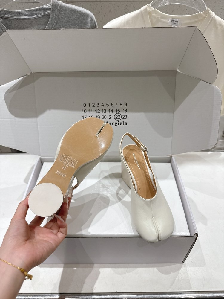 MM6 마르지엘라 하이힐 발가락 샌들 001-281416