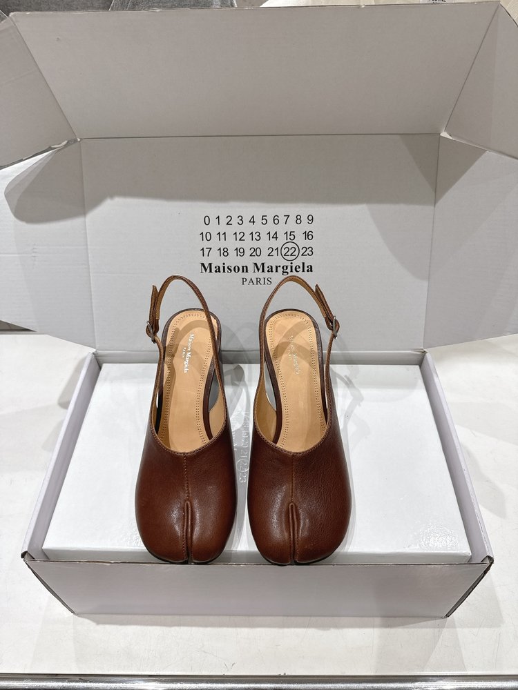 MM6 마르지엘라 포크힐 샌들 001-281419