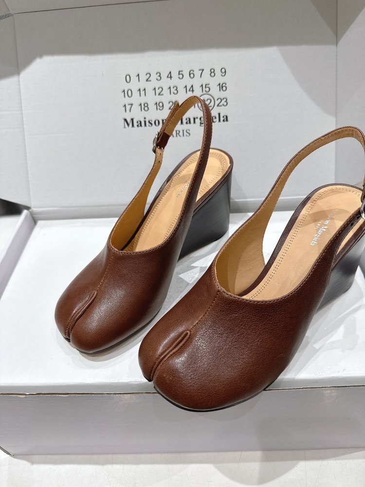 MM6 마르지엘라 포크힐 샌들 001-281419