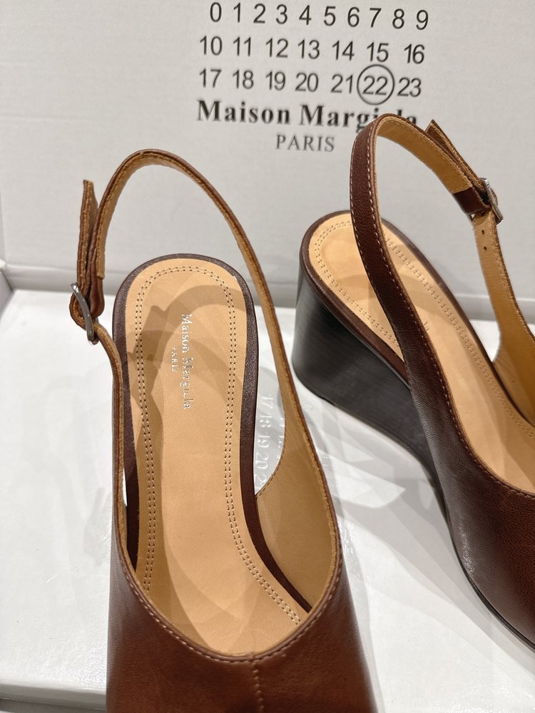 MM6 마르지엘라 포크힐 샌들 001-281419