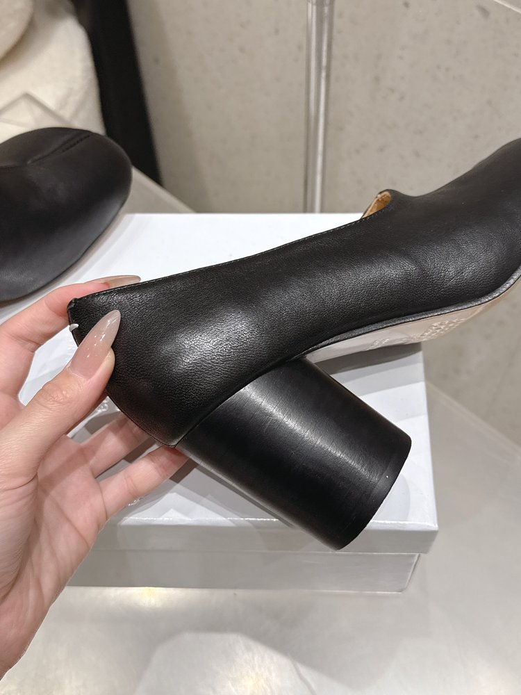 MM6 마르지엘라 빈티지 발가락 분할 하이힐 펌프스 001-281434