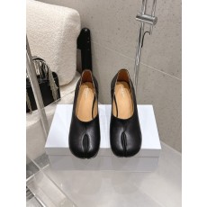 MM6 마르지엘라 빈티지 발가락 분할 하이힐 펌프스 001-281434