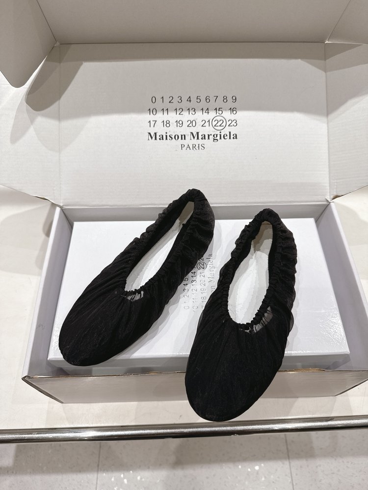 MM6 마르지엘라 발레리나 플랫 슈즈 001-281438