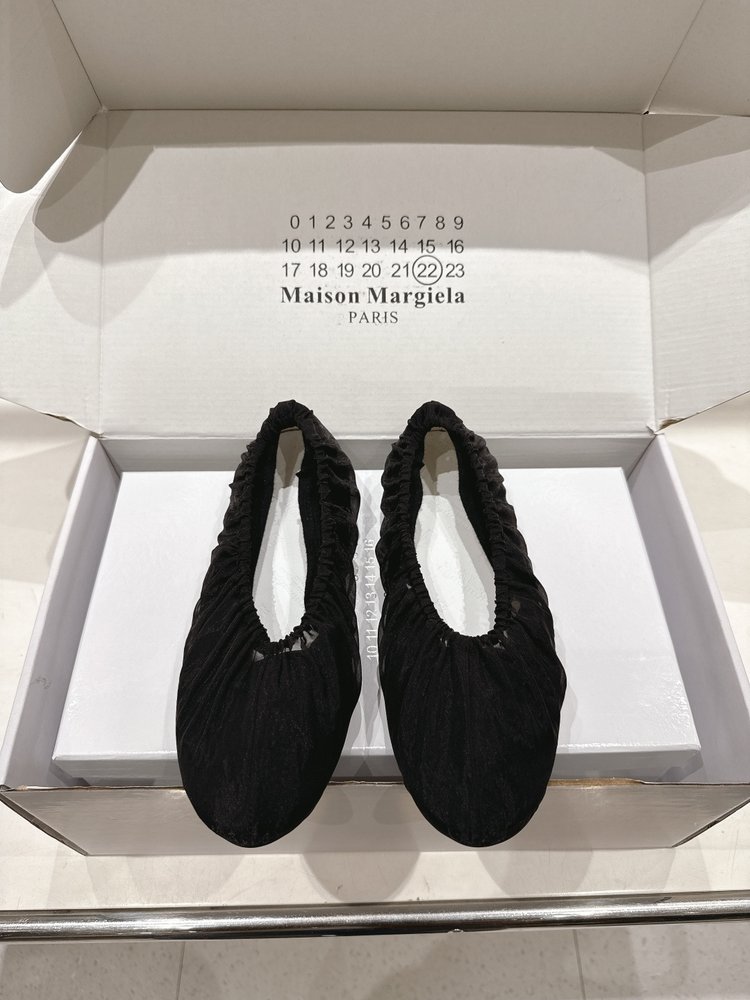 MM6 마르지엘라 발레리나 플랫 슈즈 001-281438