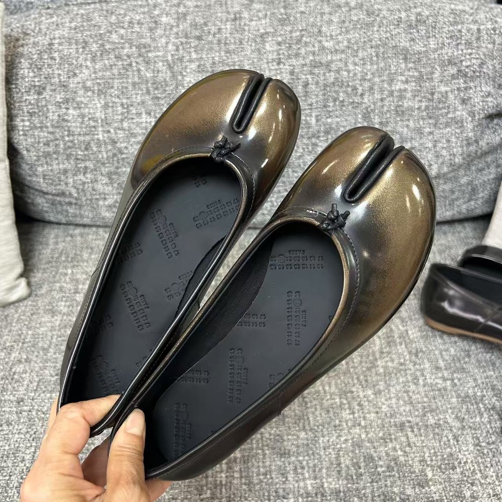 마르지엘라 워시드 송아지가죽 여성 신발 001-281450