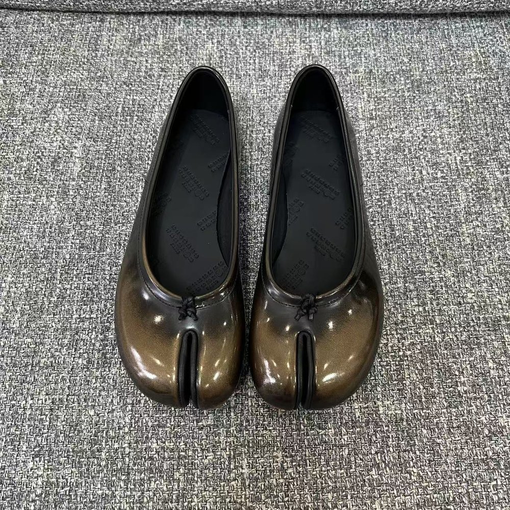 마르지엘라 워시드 송아지가죽 여성 신발 001-281450