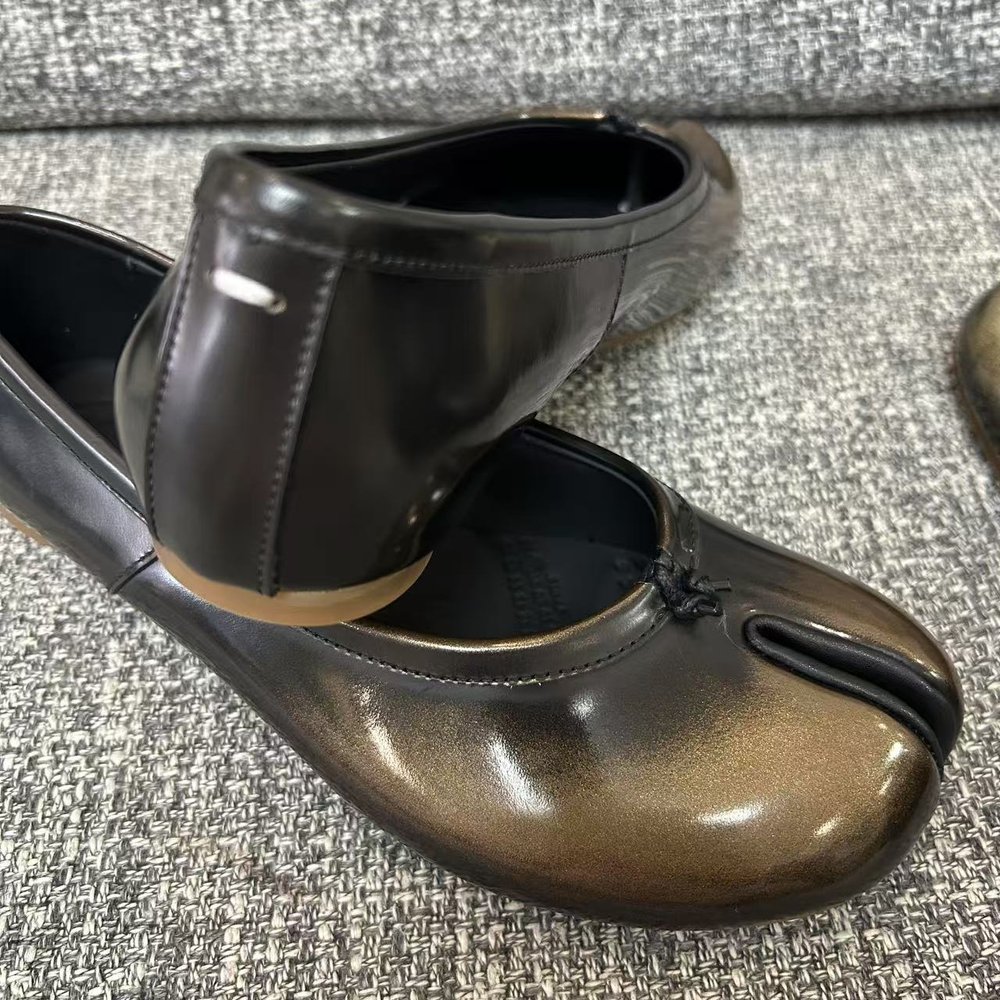 마르지엘라 워시드 송아지가죽 여성 신발 001-281450