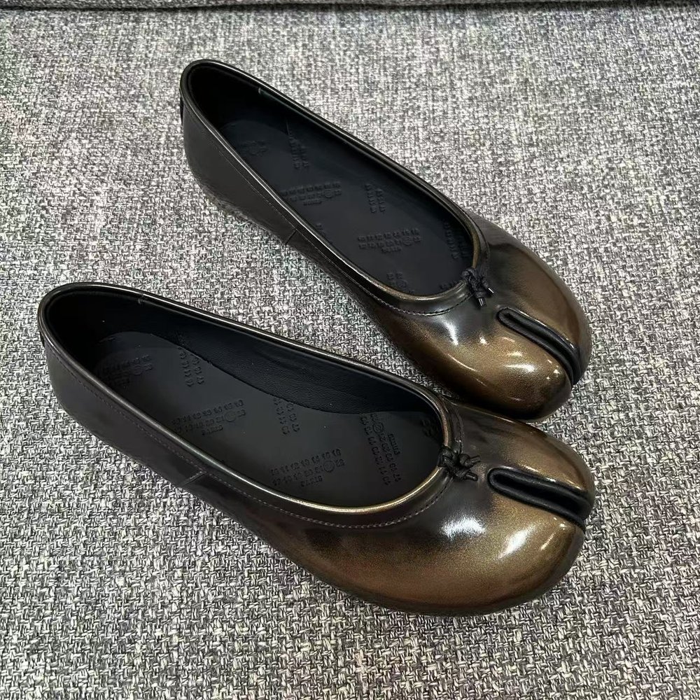 마르지엘라 워시드 송아지가죽 여성 신발 001-281450