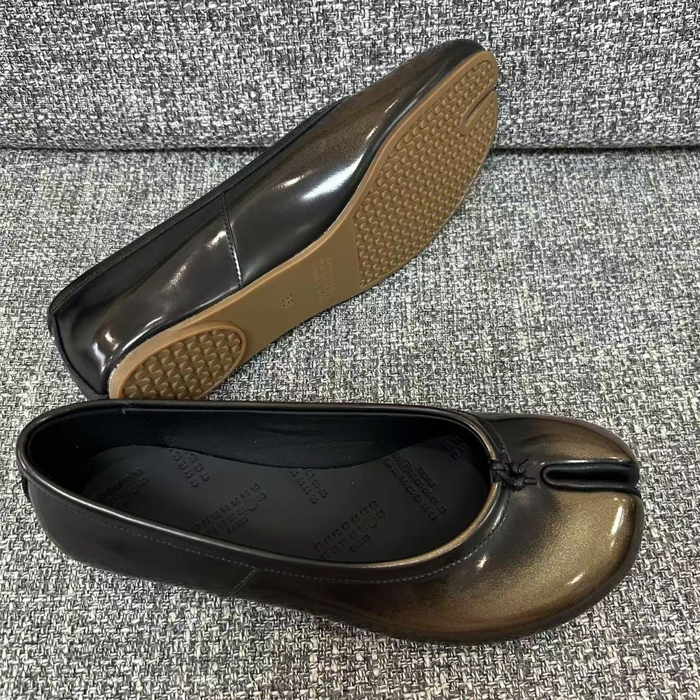 마르지엘라 워시드 송아지가죽 여성 신발 001-281450