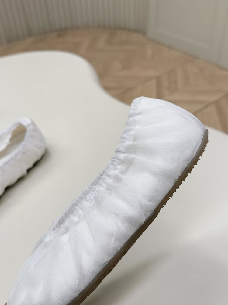 메종 마르지엘라 MM6 주름 발레리나 플랫 슈즈 001-281452