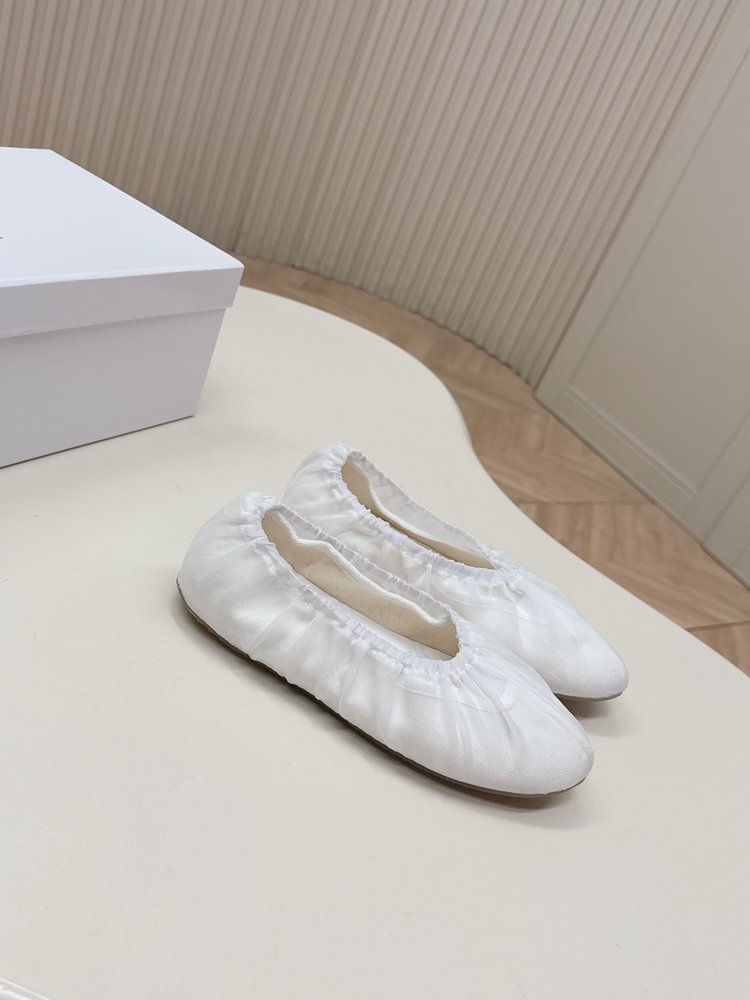 메종 마르지엘라 MM6 주름 발레리나 플랫 슈즈 001-281452
