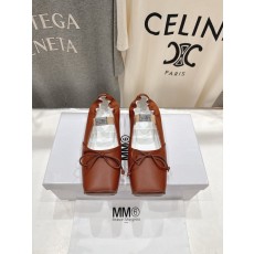 MM6 메종 마르지엘라 가죽 발레리나 슈즈 001-281456