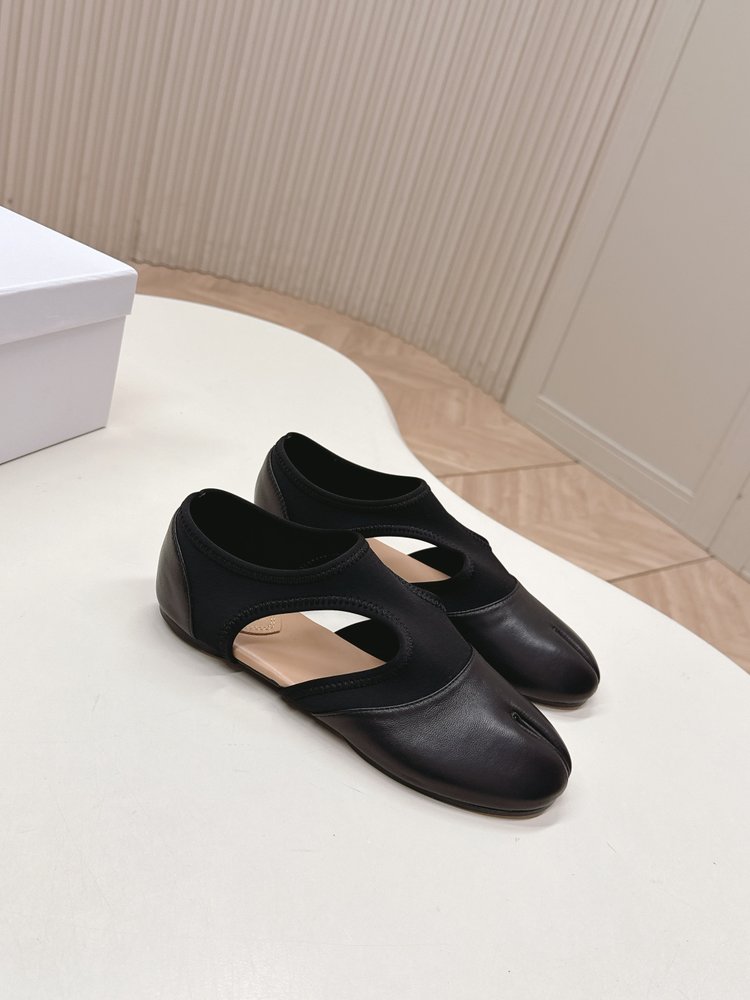 메종 마르지엘라 26SS 스플릿 토 중공 슈즈 001-281463