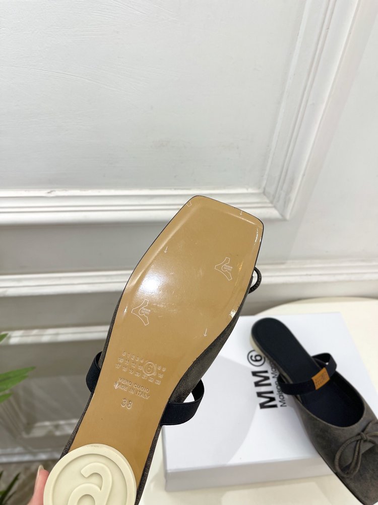 메종 마르지엘라 MM6 리본 플랫 슬리퍼 001-281467