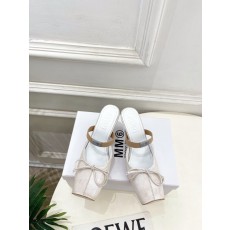 메종 마르지엘라 MM6 리본 스트랩 포인트 토 하이힐 001-281468