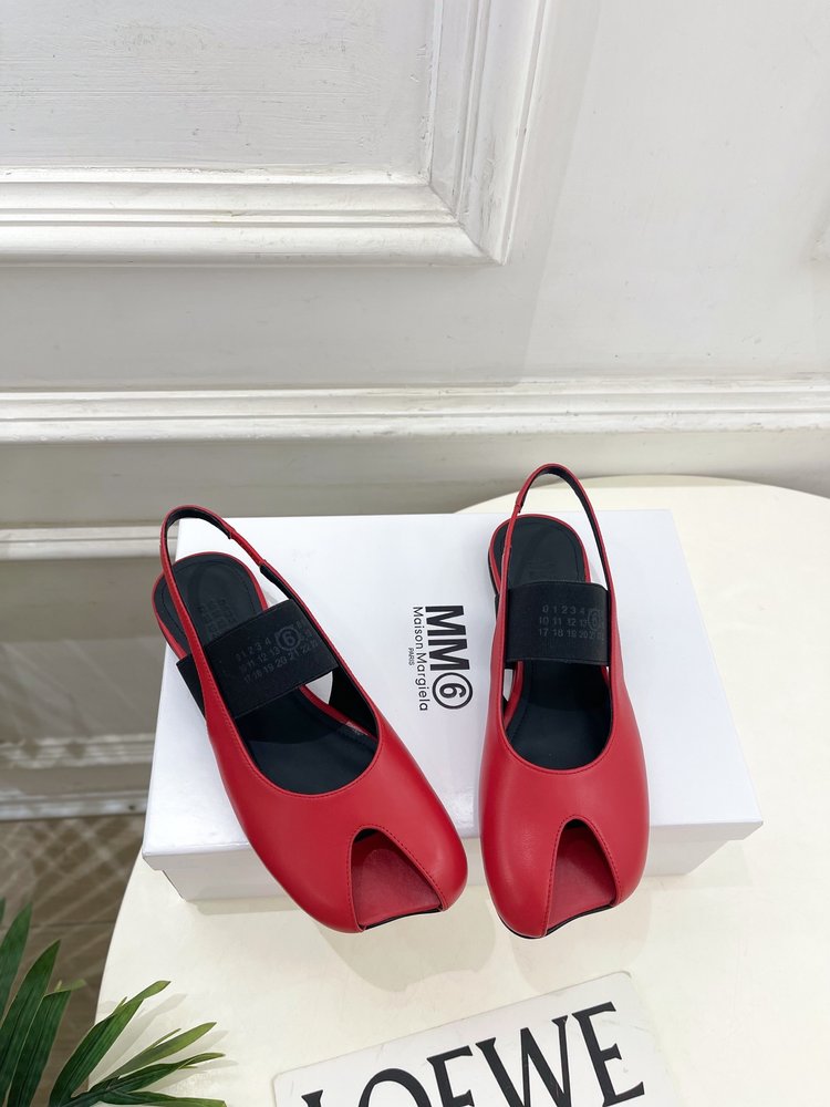 MM6 마르지엘라 레터링 스트랩 메리제인 플랫 샌들 001-281472