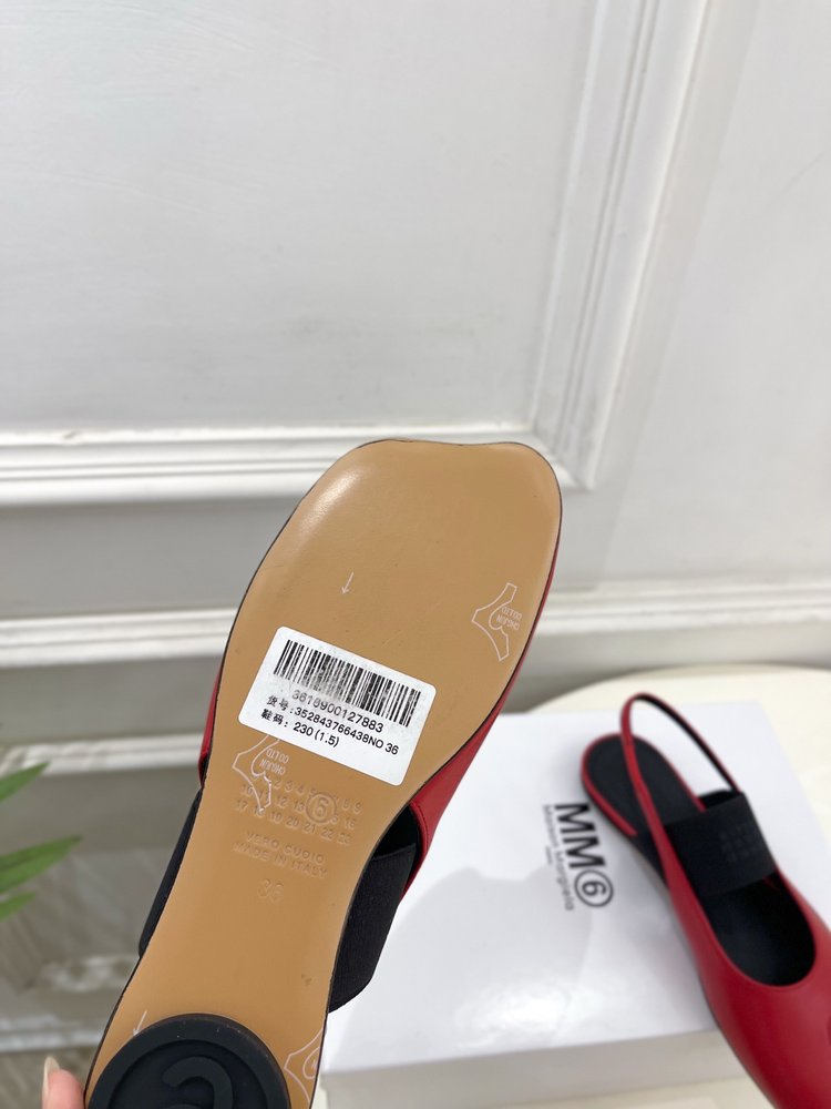 MM6 마르지엘라 레터링 스트랩 메리제인 플랫 샌들 001-281472
