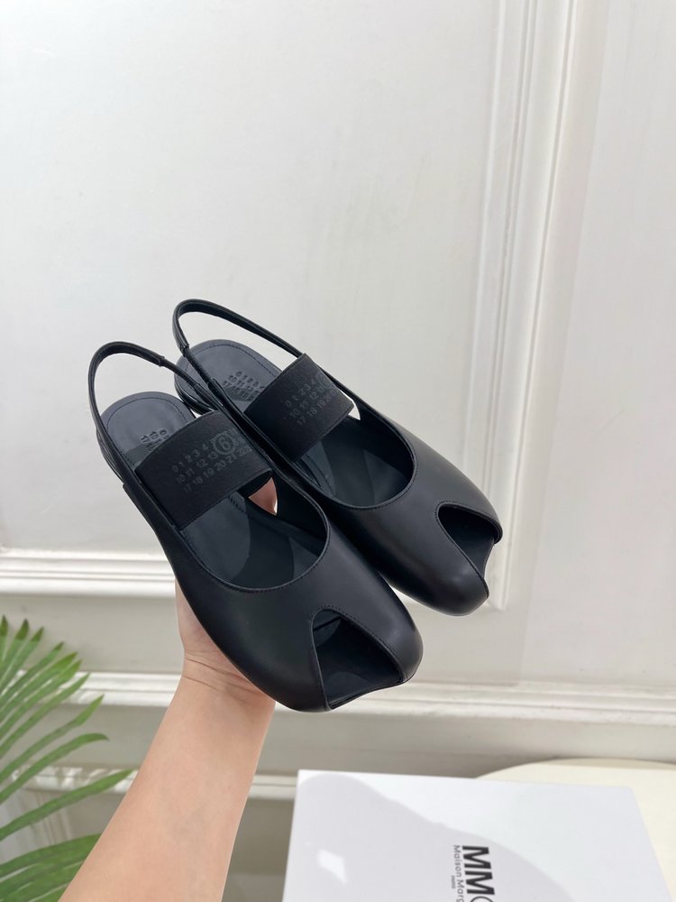 MM6 마르지엘라 레터링 스트랩 메리제인 샌들 001-281474