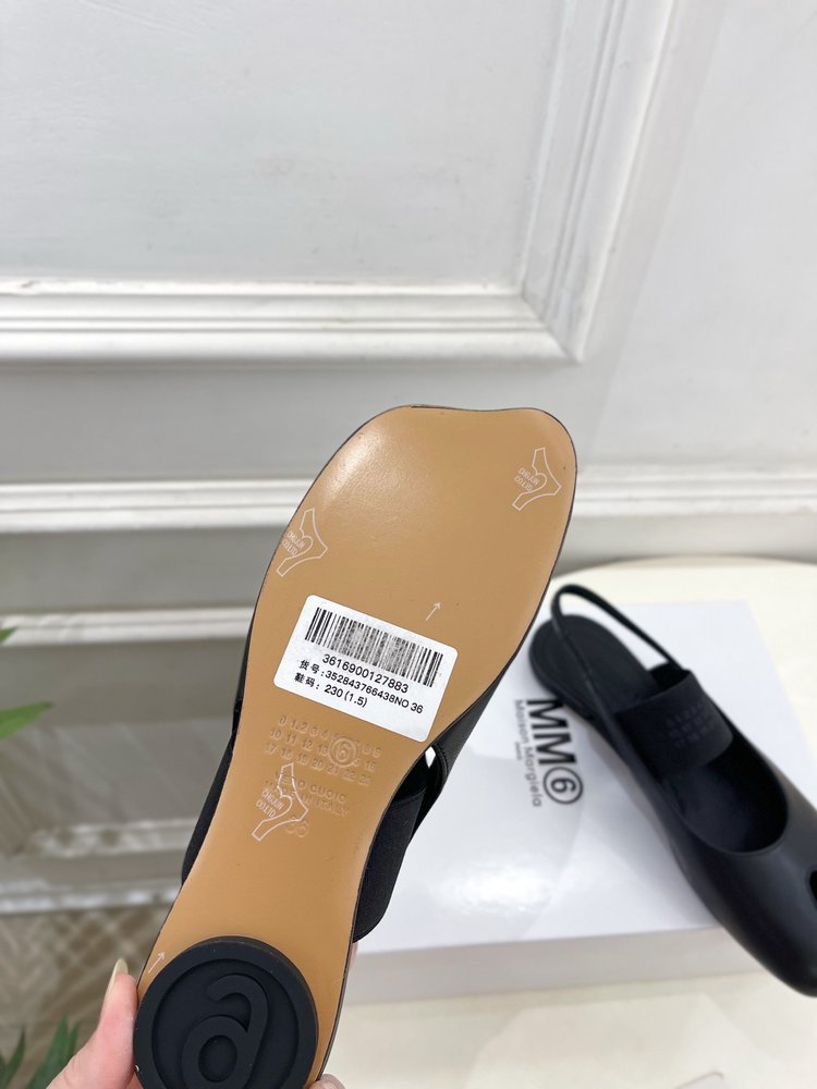 MM6 마르지엘라 레터링 스트랩 메리제인 샌들 001-281474