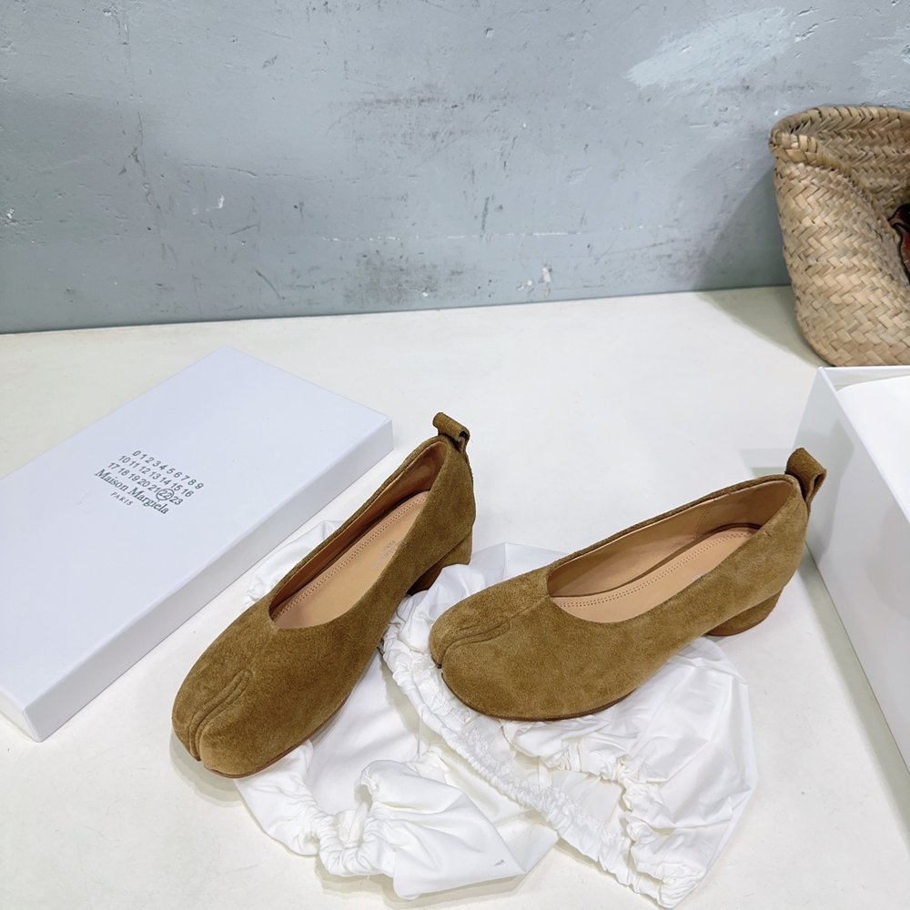 마르지엘라 빈티지 굽 스웨이드 발레리나슈즈 001-281489