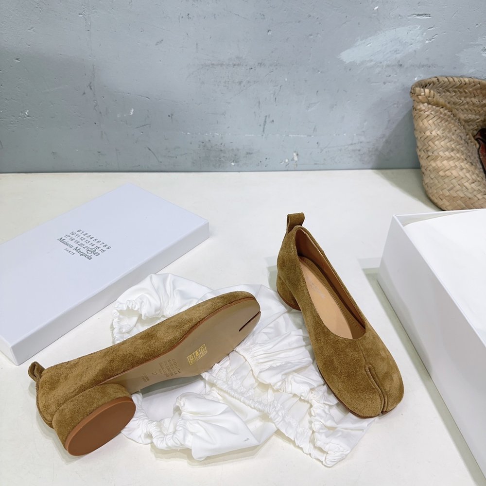 마르지엘라 빈티지 굽 스웨이드 발레리나슈즈 001-281489
