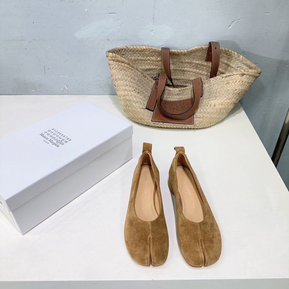 메종마르지엘라 MM6 스웨이드 발레리나 발가락분할 슈즈 001-281492