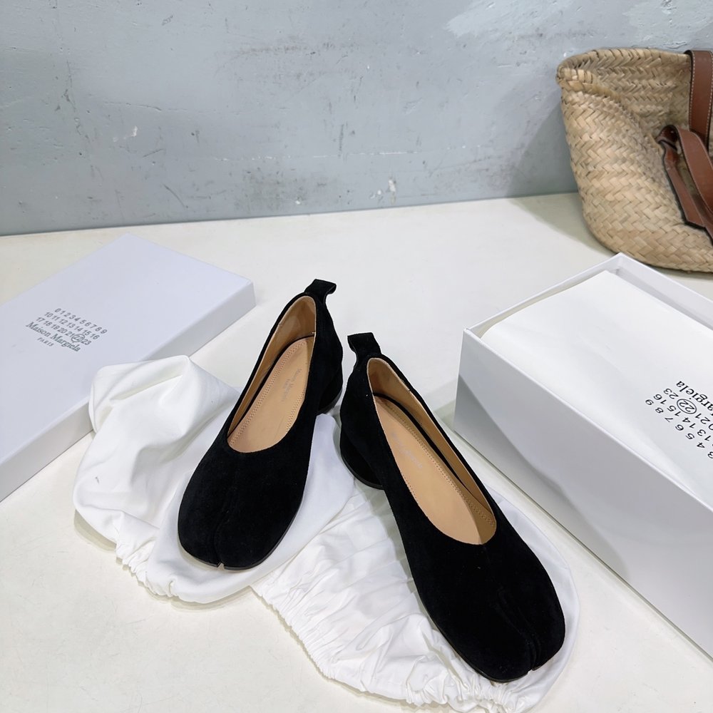 MM6 마르지엘라 레트로 스웨이드 발레리나 슈즈 001-281493