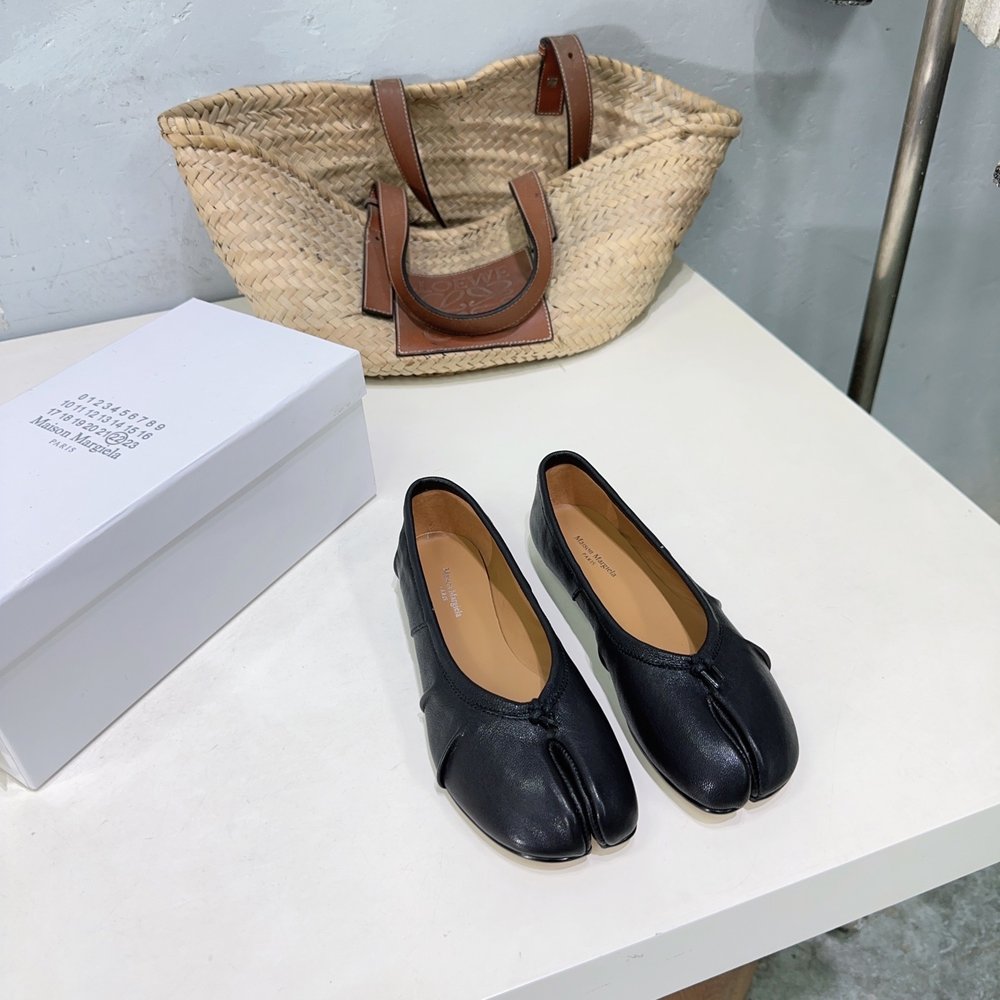 메종 마르지엘라 MM6 주름 플랫 메리제인 발레리나 타 001-281495