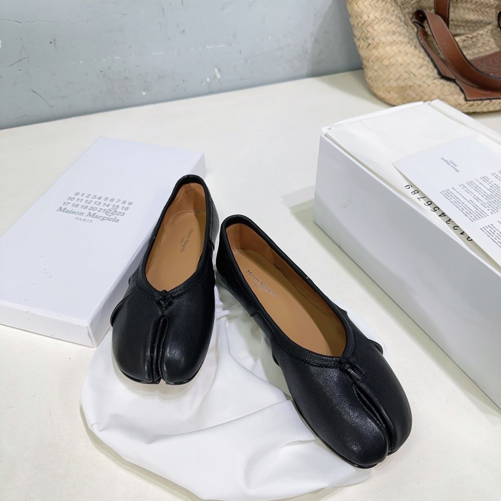 메종 마르지엘라 MM6 주름 플랫 메리제인 발레리나 타 001-281495