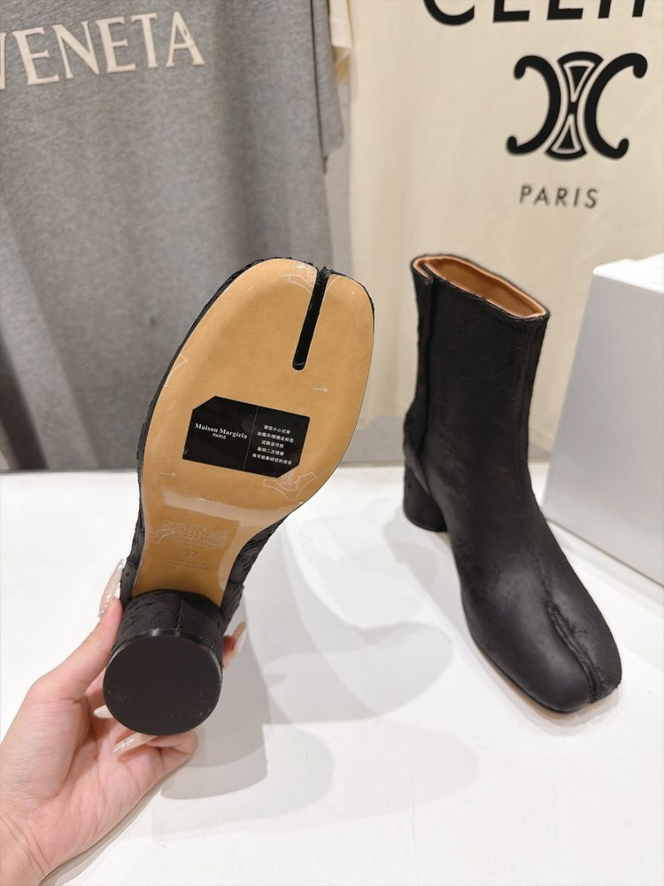 MM6 마르지엘라 토쪼개기 하이힐 숏부츠 001-281508