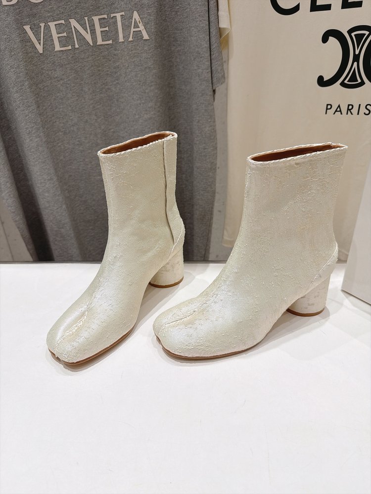 메종 마르지엘라 MM6 포인티드 토 하이힐 부츠 001-281509
