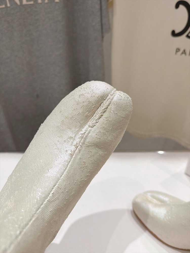 메종 마르지엘라 MM6 포인티드 토 하이힐 부츠 001-281509