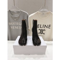 메종 마르지엘라 MM6 스플릿토 굽 앵클부츠 001-281535