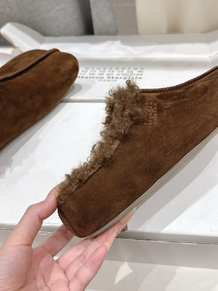 메종 마르지엘라 MM6 털 반슬리퍼 001-281539
