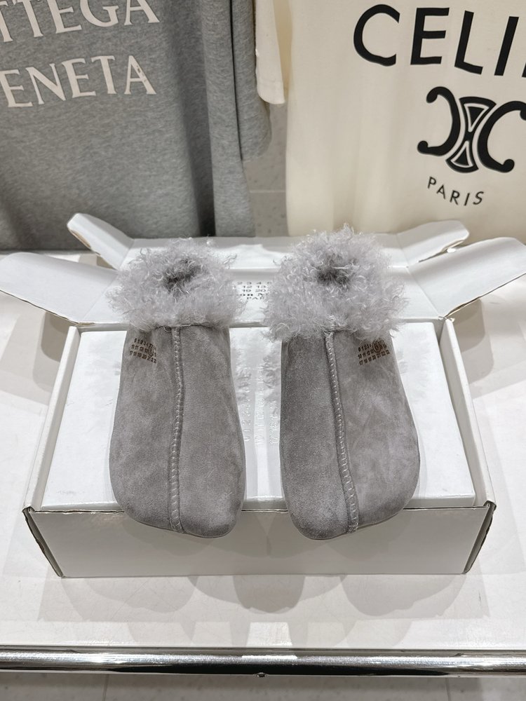 메종 마르지엘라 MM6 겨울 신상 털 슬리퍼 001-281540