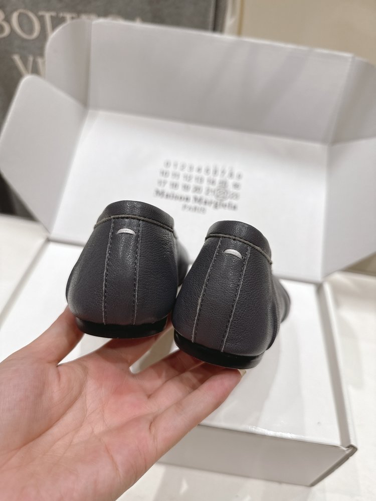 MM6 마르지엘라 플랫 발레리나 슈즈 001-281584