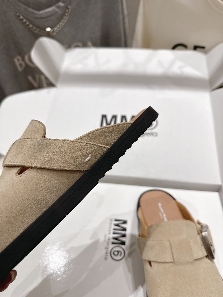 하이버전 마르지엘라 발가락 분리 버켄 반슬리퍼 001-281595