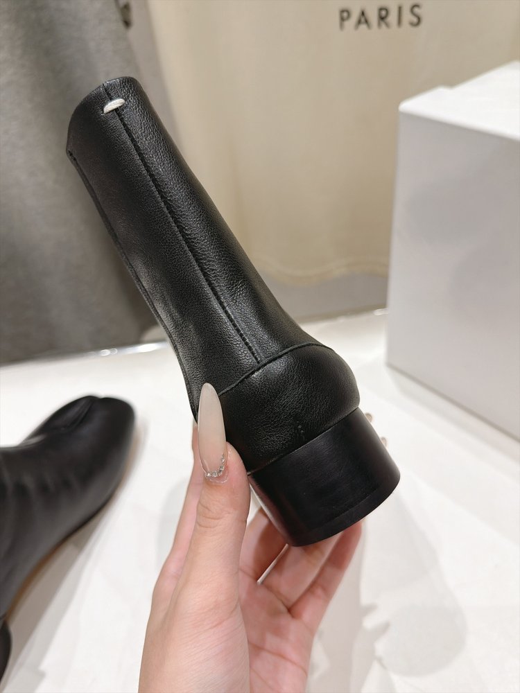 MM6 마르지엘라 하이버전 토 스플릿 부츠 001-281596