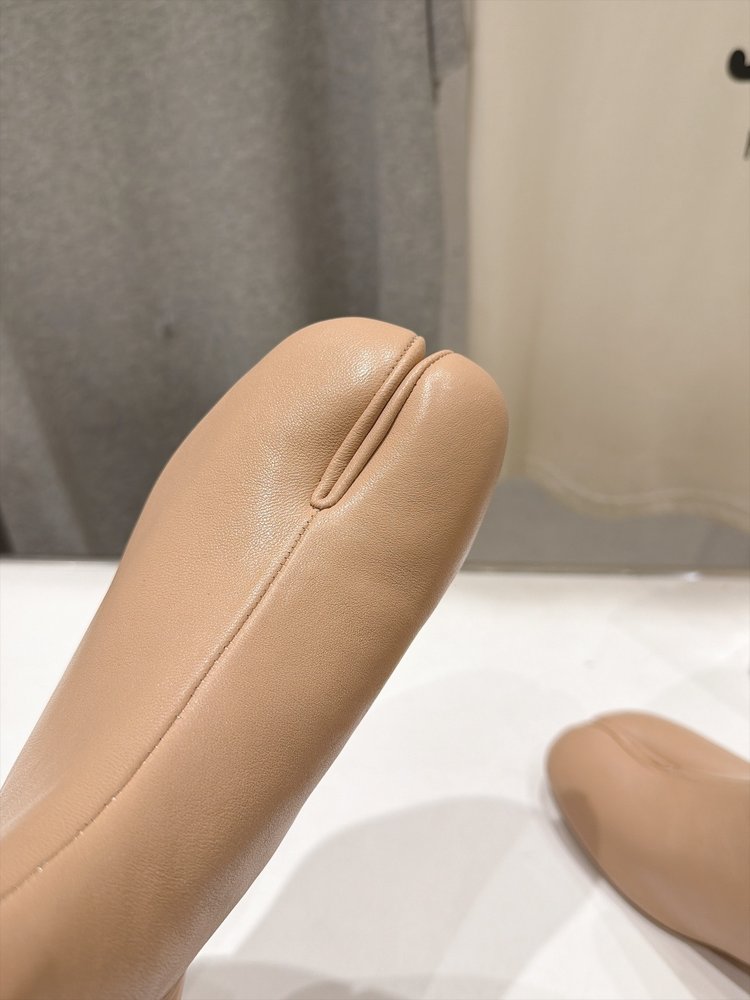 MM6 마르지엘라 하이 버전 토 스플릿 하이힐 부츠 001-281599