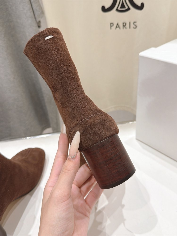 메종 마르지엘라 MM6 포인티드 토 부츠 001-281622
