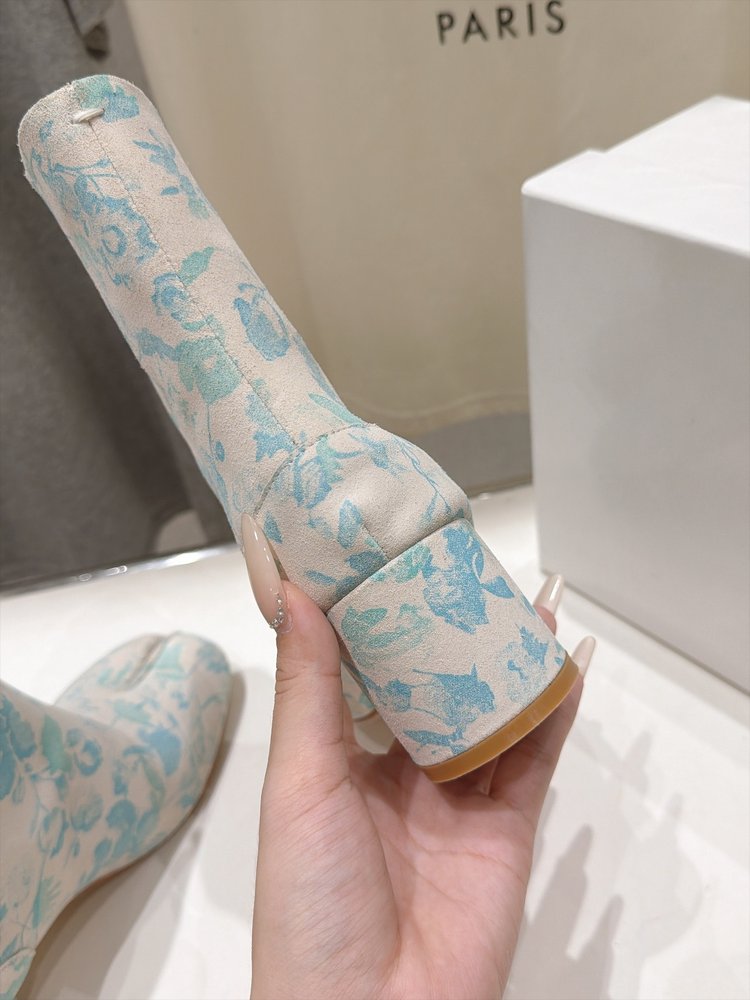 메종 마르지엘라 MM6 하이힐 스플릿토 부츠 그레이 하 001-281624