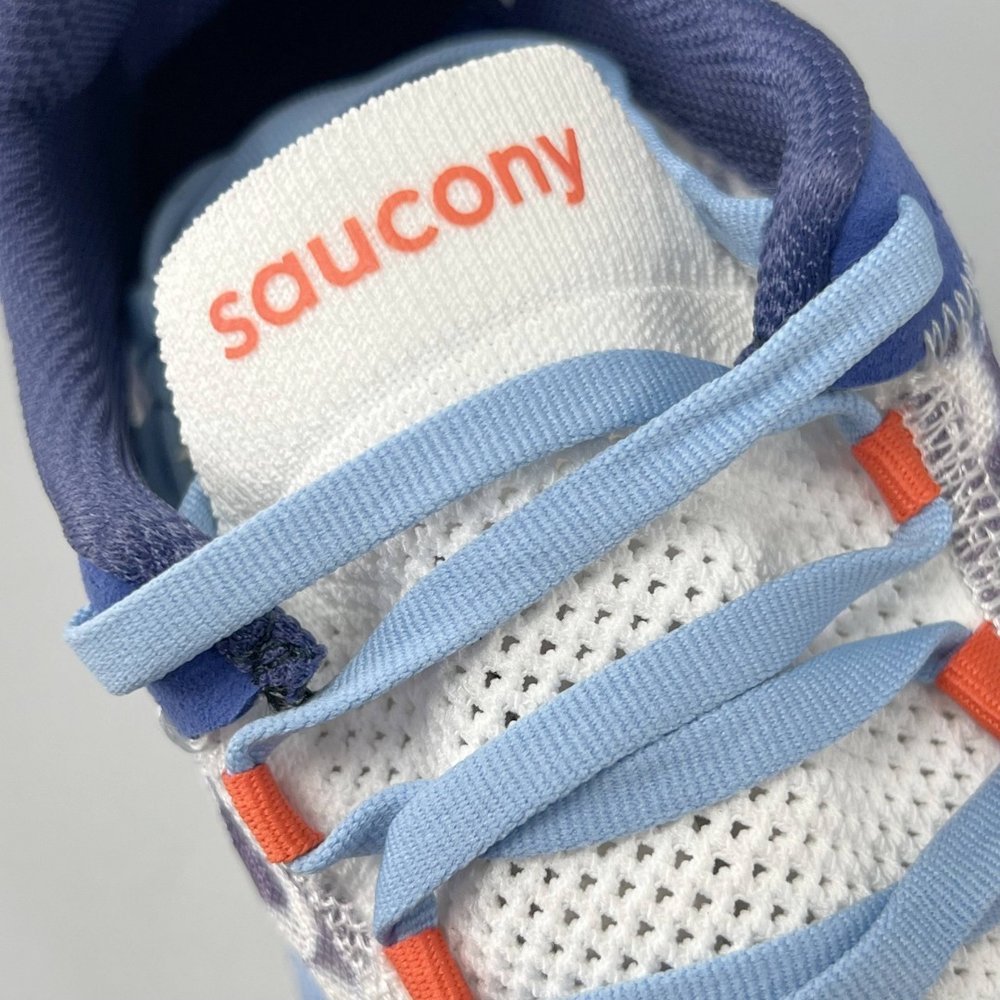 Saucony Endorphin Pro 4 카본 러닝화 001-281658