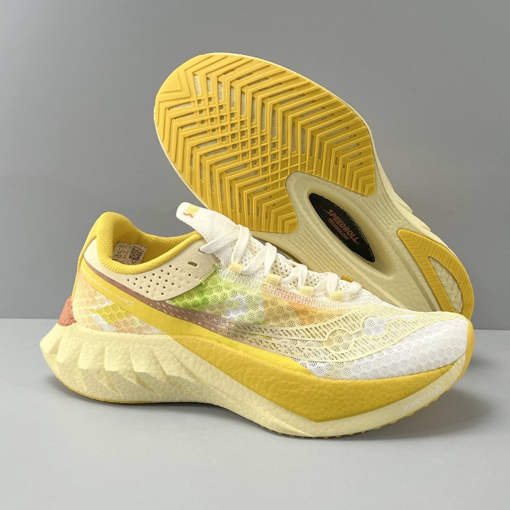 Saucony Endorphin Pro 4 카본 러닝화 001-281659