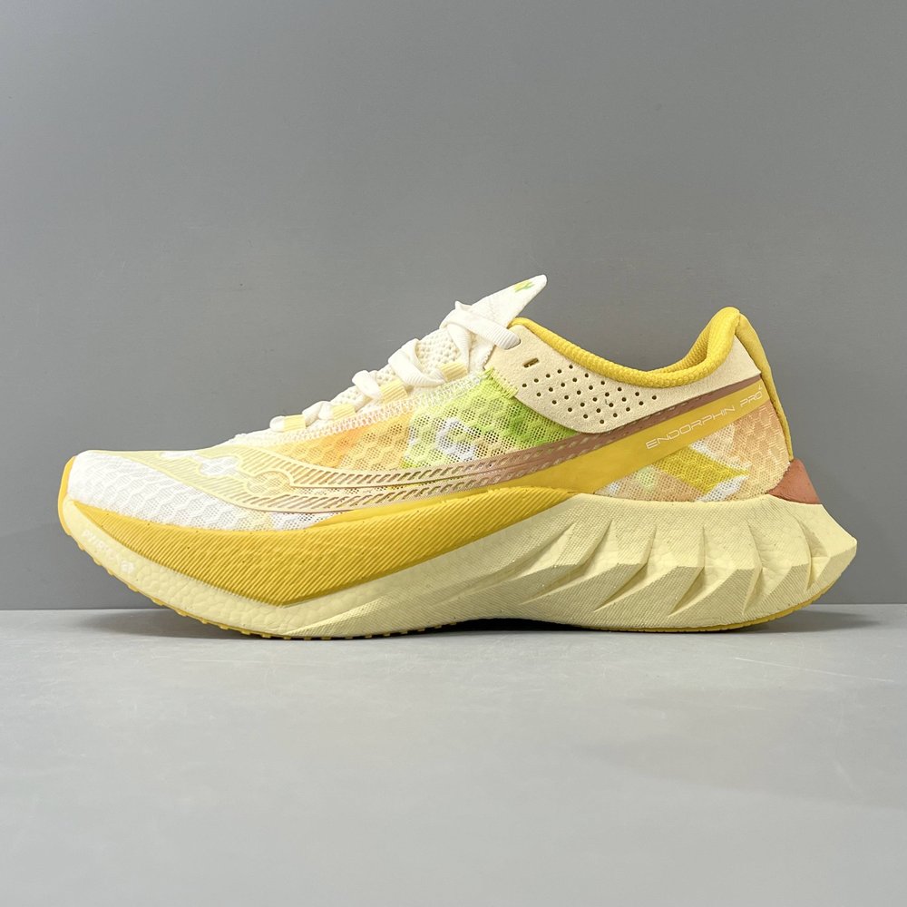 Saucony Endorphin Pro 4 카본 러닝화 001-281659