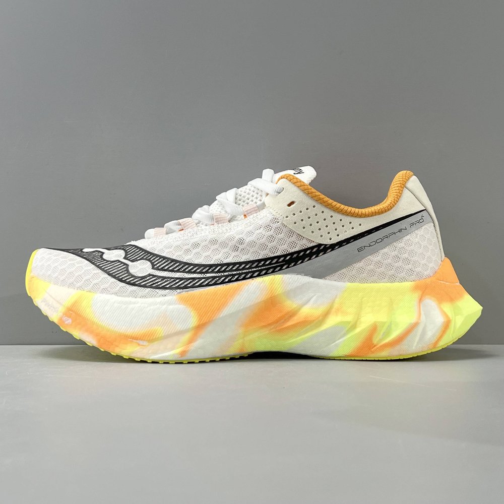 Saucony Endorphin Pro 4 카본 러닝화 001-281666